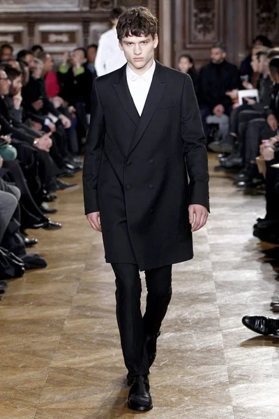 Look 4